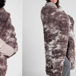 Luxurious Faux Fur Throw Blanket - Brown